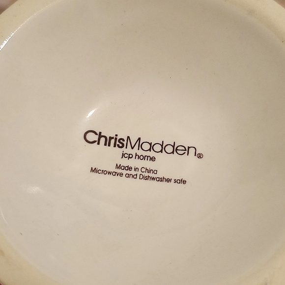 Chris Madden cream JCPenney embossed adalina footed coffee or tea mug - Picture 2 of 2